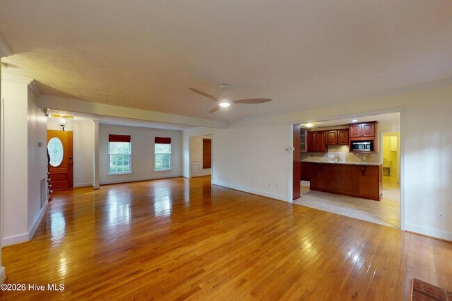 Building Photo - 464 Summerlea Dr