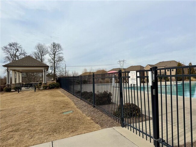 Building Photo - 2527 Pearl Rdg Trce