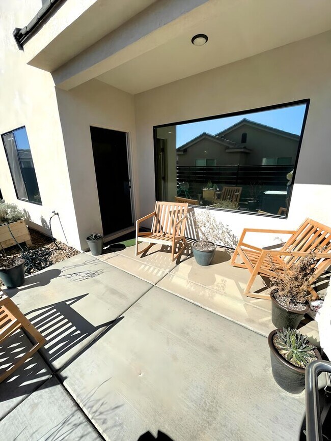 Building Photo - 543 Stewart Crk Cv