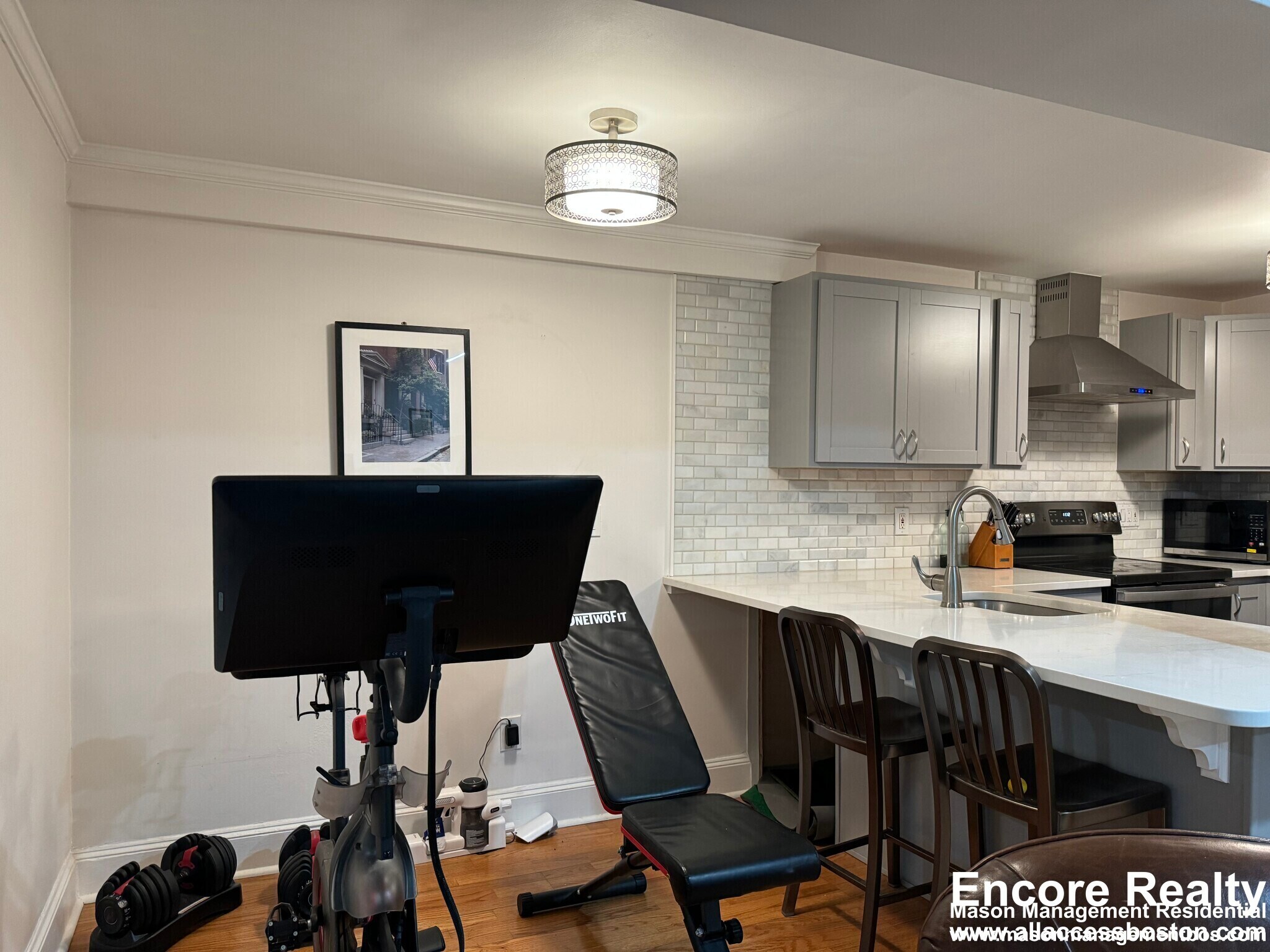 Building Photo - 519 Columbus Ave