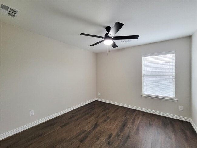 Building Photo - 21422 Beverly Chase Dr