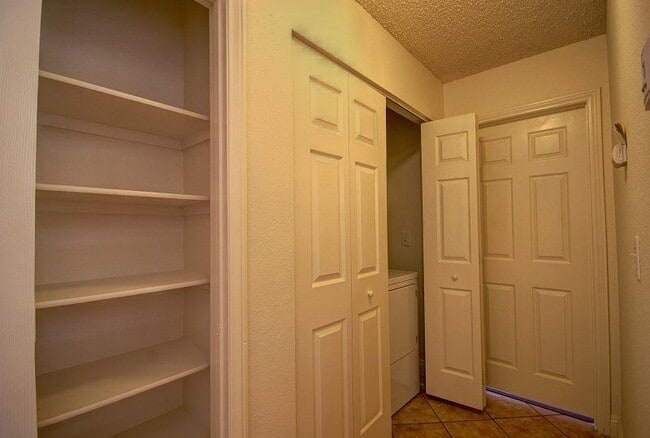 Building Photo - 6549 Lemitar Dr