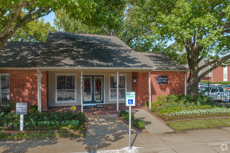 Leasing Office - Sabo Village