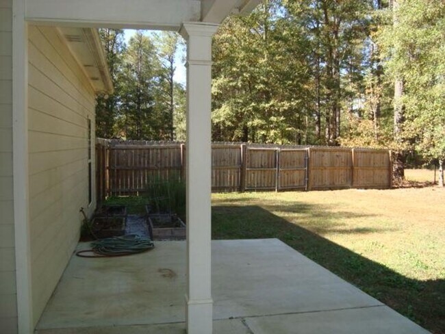 Building Photo - Home in Phenix City available to rent 10/2...