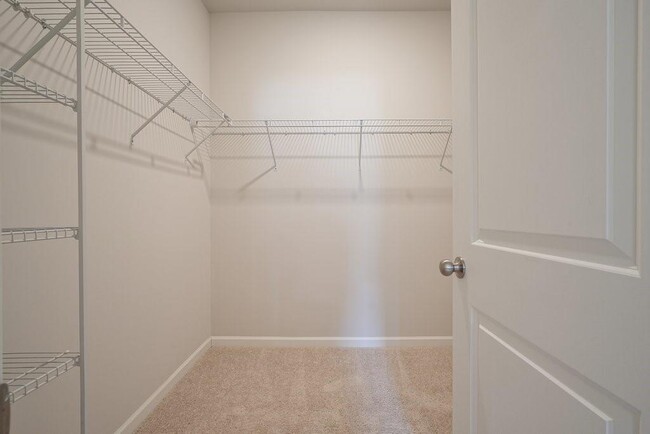 Building Photo - 4240 Hickory Pne Aly