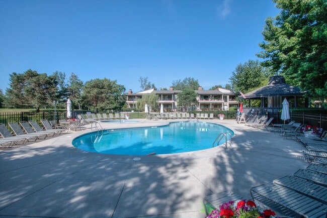 Building Photo - Lake Geneva Ground-Level Furnished Condo Available for Monthly & Mid-Term Rentals