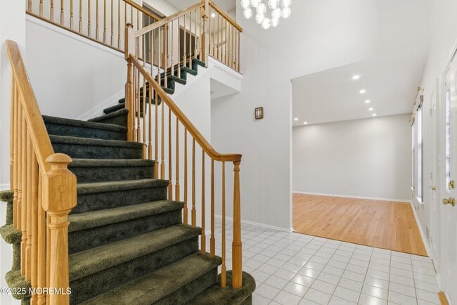 Building Photo - 857 Woodbury Dr