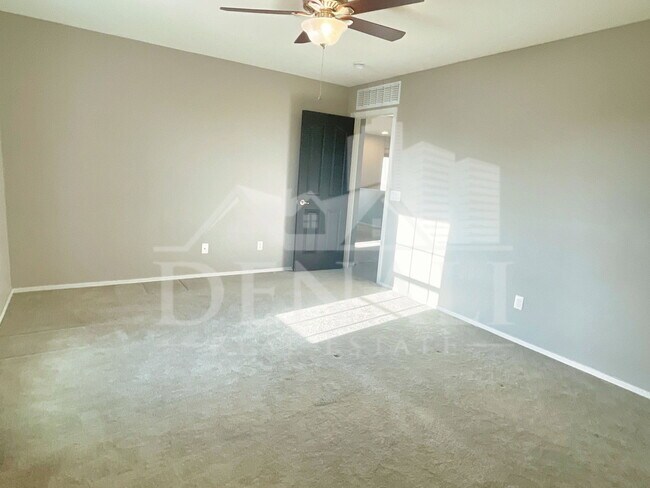 Building Photo - 51 S 57th Pl