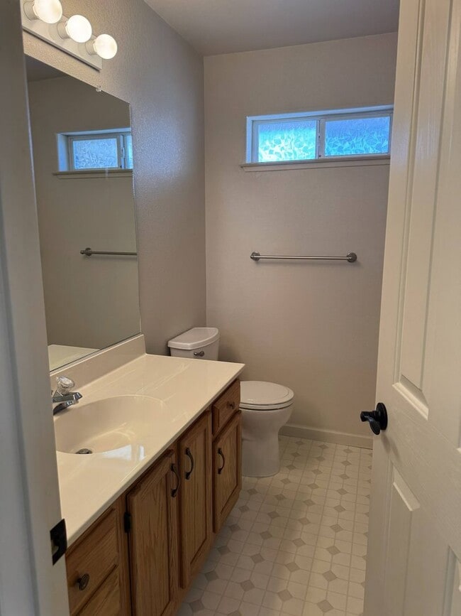 Building Photo - Beautiful Golf Course Home for Rent – Dayton, NV