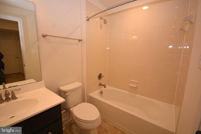 Building Photo - 5942 Leben Dr