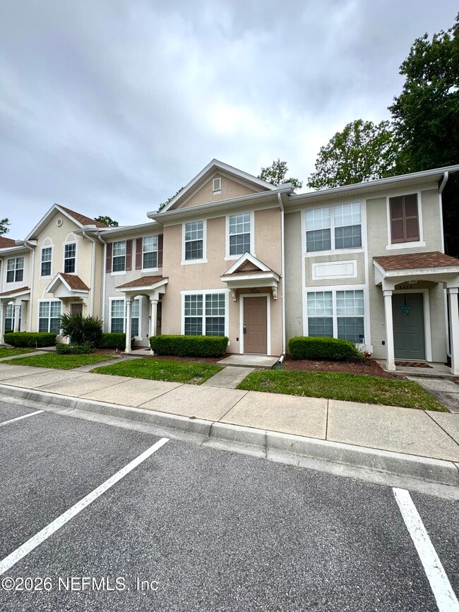 Building Photo - 8428 Thornbush Ct