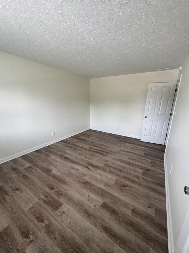 Building Photo - 425 Patrician Pl