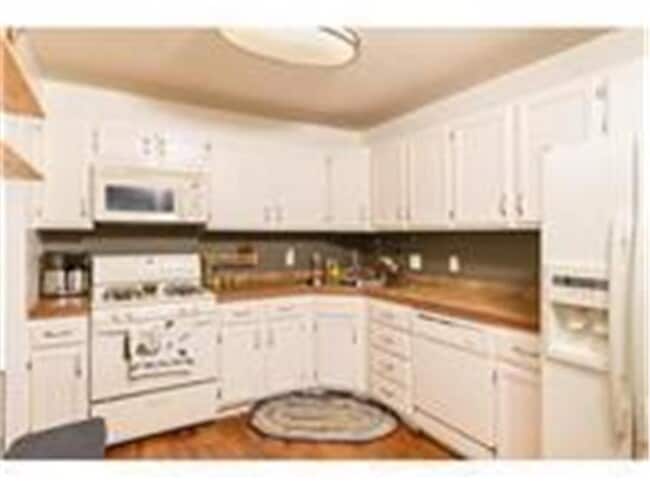 Building Photo - 253 Maureen Ln NE