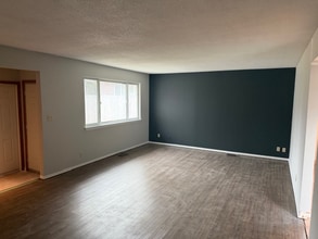 Building Photo - 915 W Shenandoah Dr