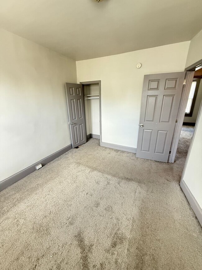 Building Photo - 4027 Belwood Ave