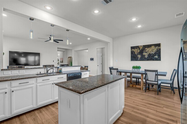 Building Photo - 17330 Hartford Field Ln