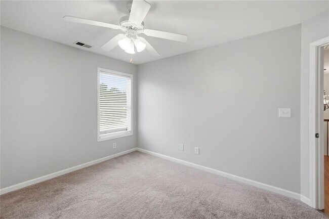 Building Photo - 518 S Fortune Way