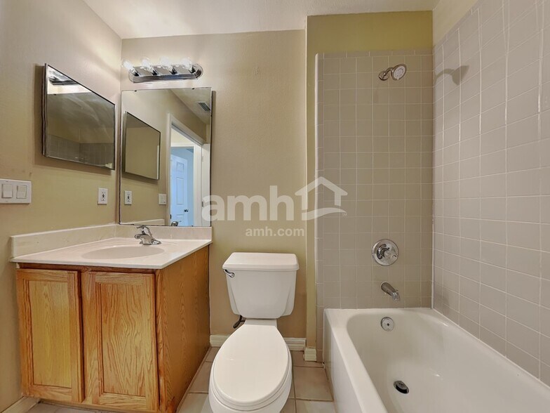 Building Photo - 4308 Iveyglen Ave