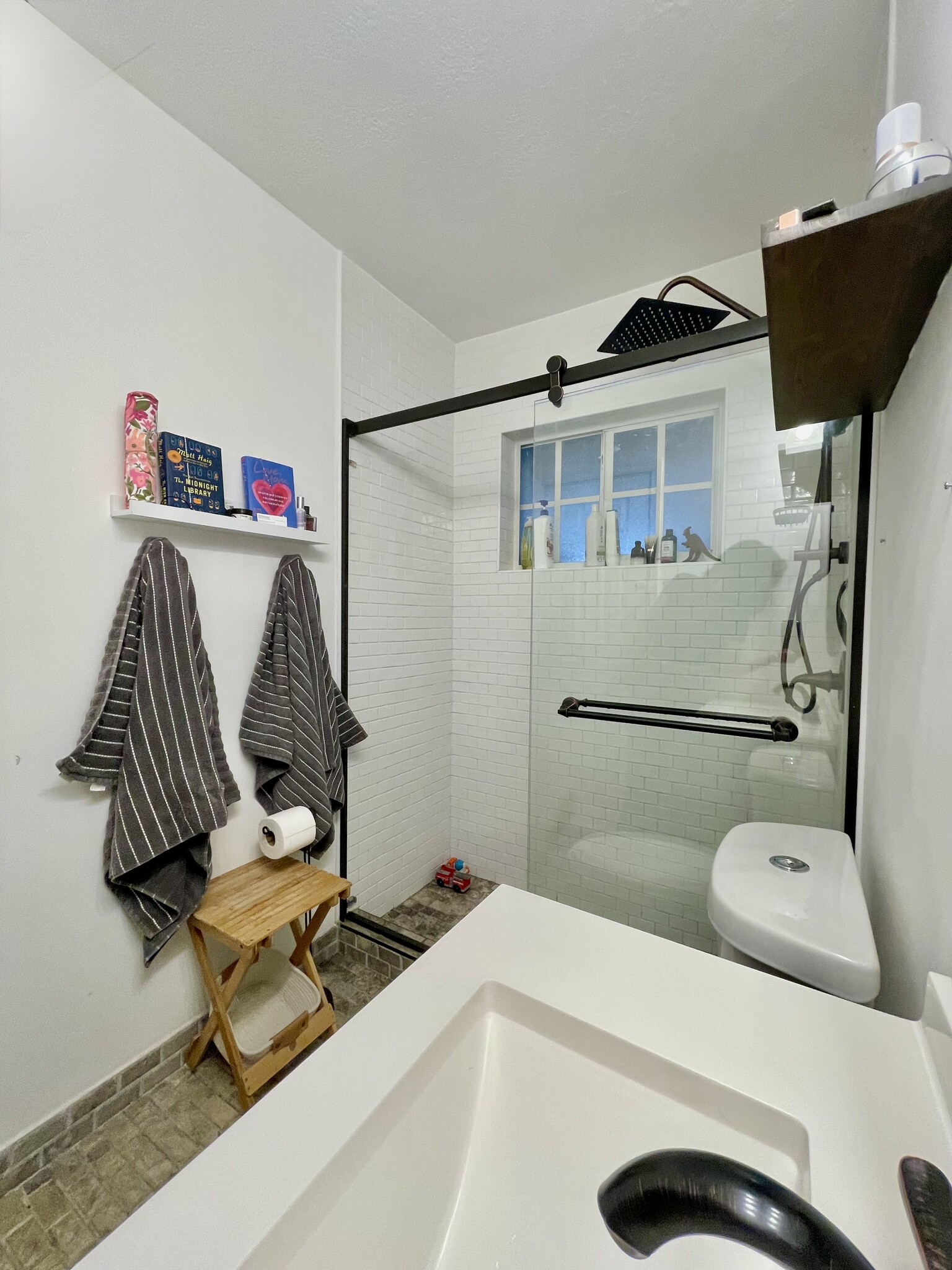 Building Photo - 5840 SW 5th St