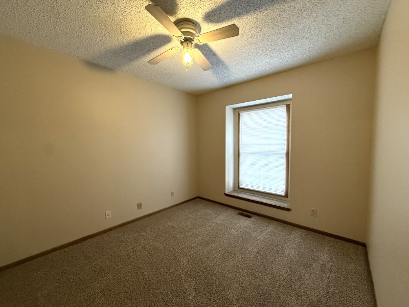Building Photo - 6725 W Shade Ln