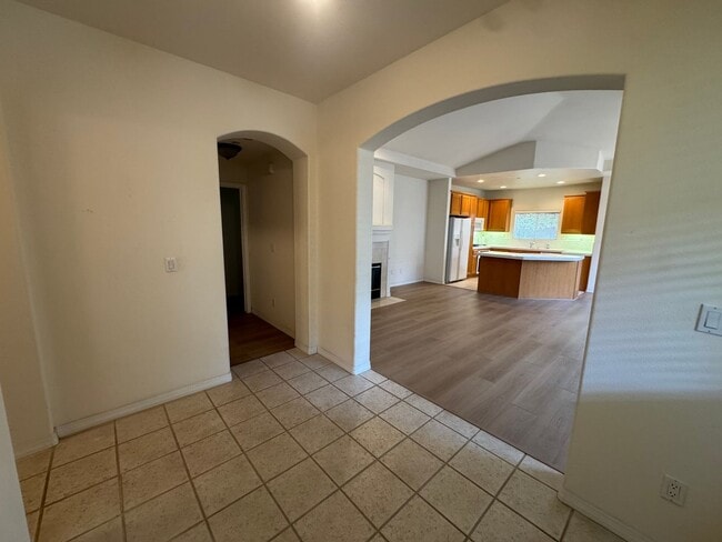 Building Photo - 2329S Eastbury Way, Santa Maria, CA 93455