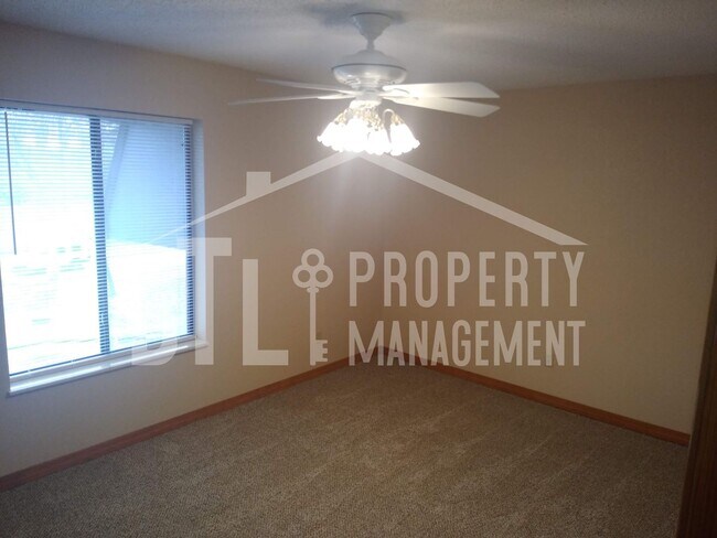 Building Photo - Condo by Lake with RV Spot!! 55+ Community