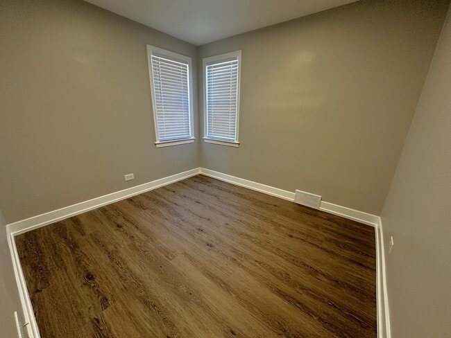 Building Photo - 7304 W 57th St