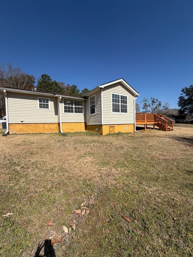 Building Photo - Beautiful Updated Ranch Style Home