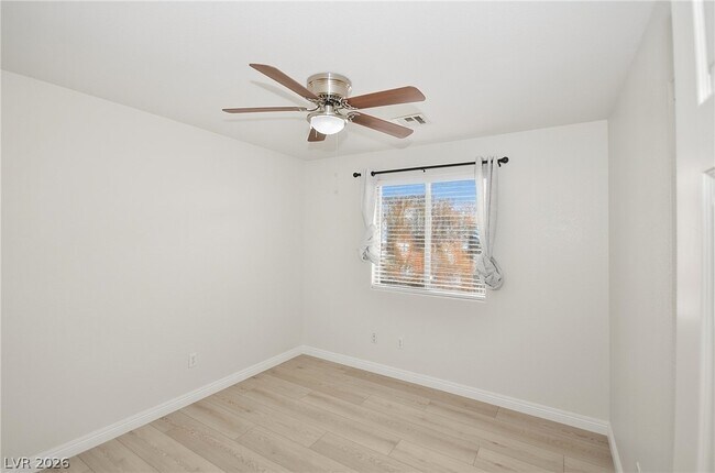 Building Photo - 4218 S Sugar Dr