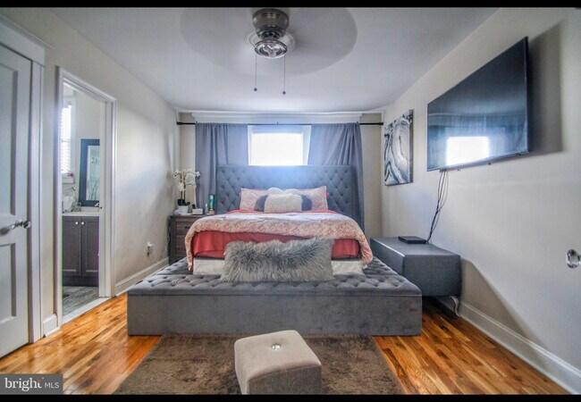 Building Photo - 1705 67th Ave