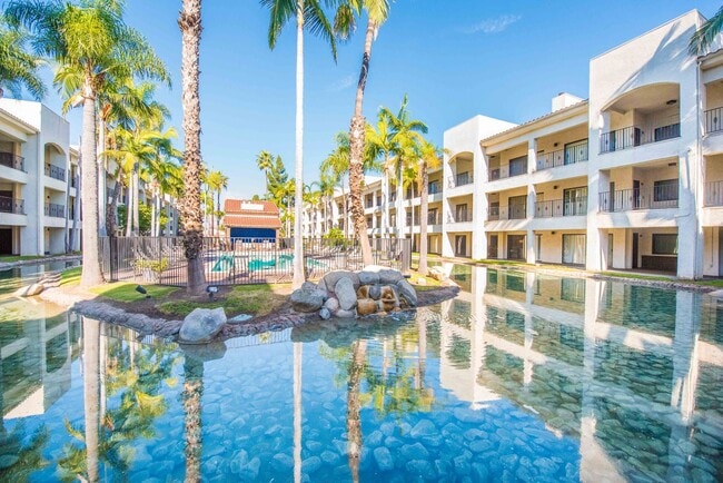 Building Photo - Updated 2 BR- 2 BA in FOUNTAIN VALLEY