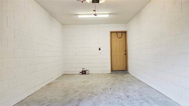 Building Photo - 7813 Sugar Bend Dr
