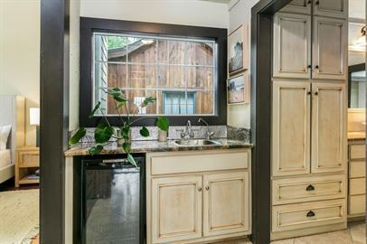 Building Photo - Cozy 3-Bedroom Retreat with Spacious Livin...