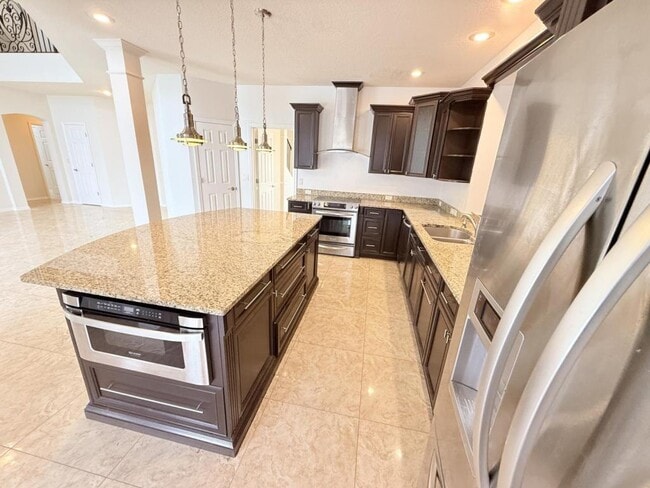 Building Photo - 8055 Glitter Ct