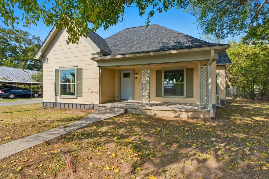 Building Photo - 1711 Halsell St