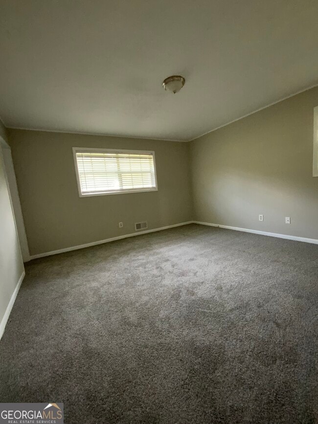 Building Photo - 692 White Bird Way