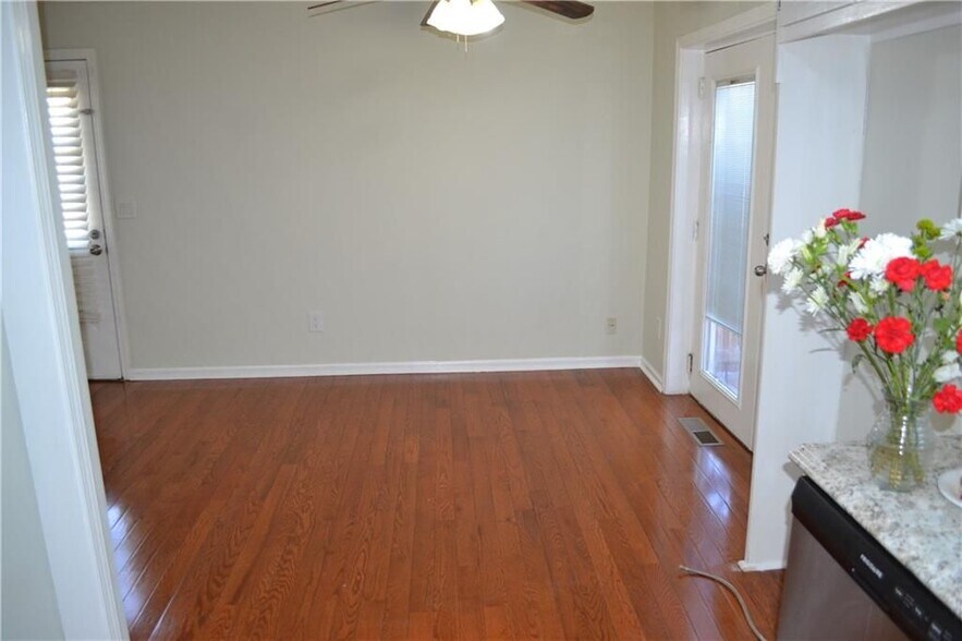 Building Photo - 555 Lee Byrd Rd