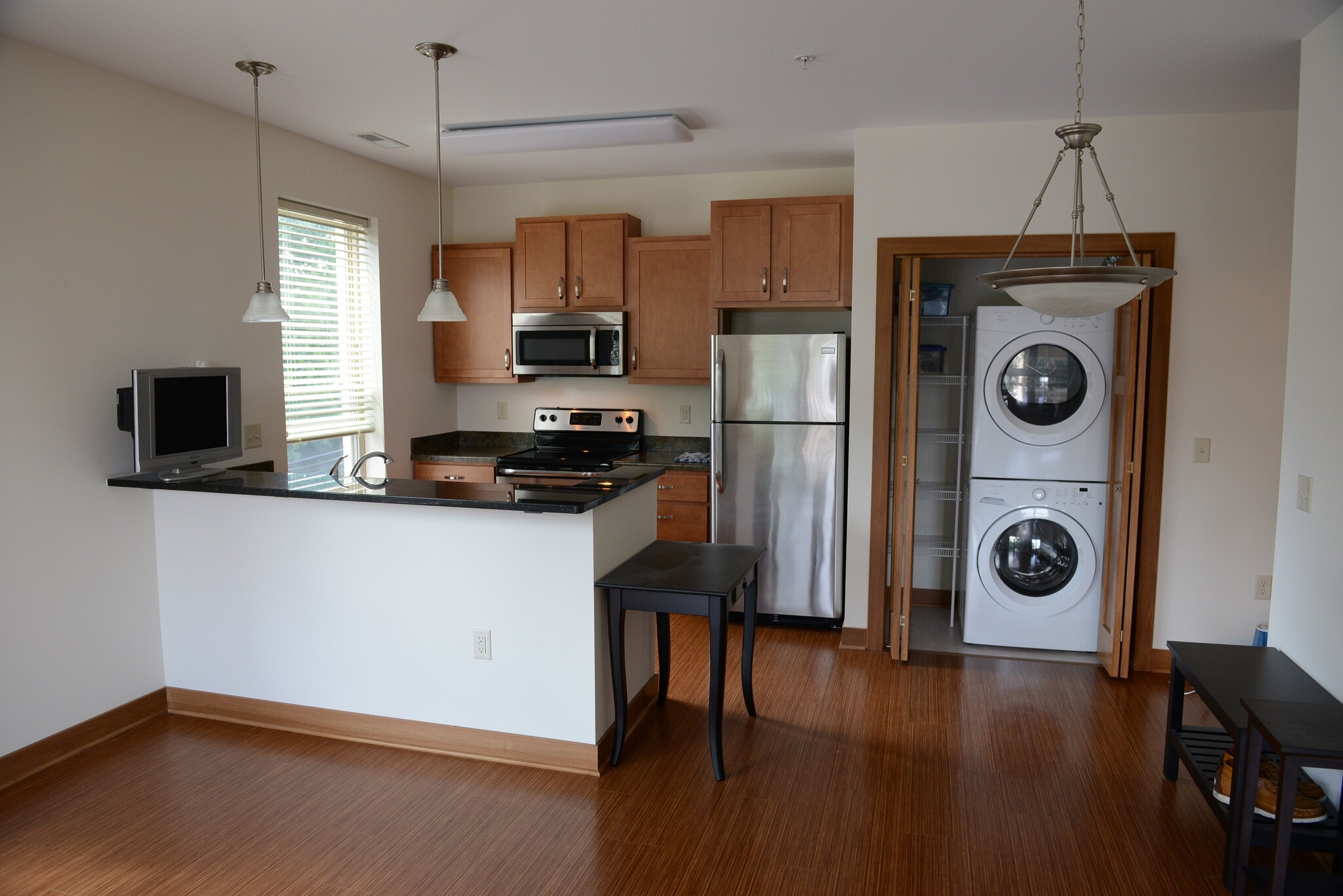 Building Photo - 1917 Monroe St