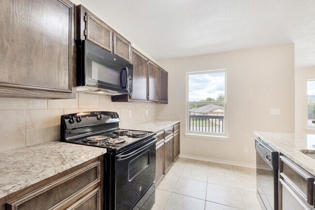 Building Photo - Stylish 3 Bed, 2 Bath Apartment in Georgetown