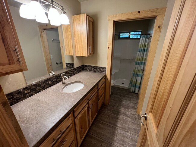Building Photo - Beautiful Single Level home in Sisters!