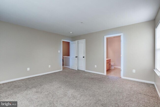 Building Photo - 151 Brynwood St