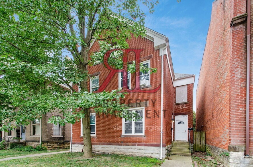 Primary Photo - 821 Oak St