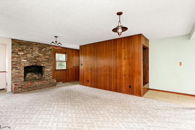 Building Photo - 554 Cox Ln
