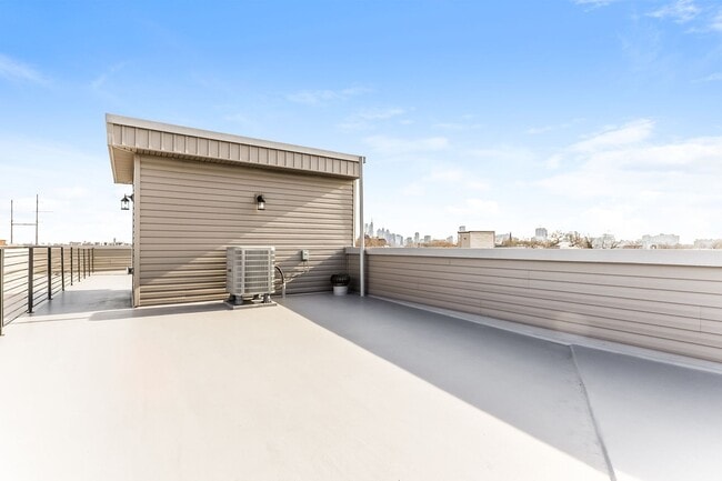 Building Photo - 953 Belmont Ave