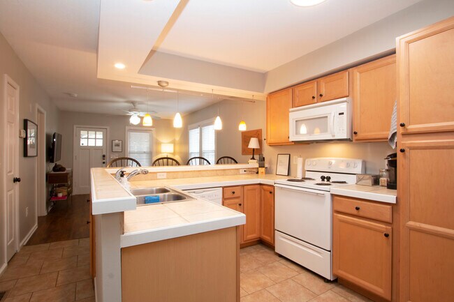 Equipped kitchen - 1909 W. 47th Terr