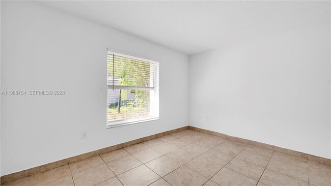 Building Photo - 10575 La Placida Dr