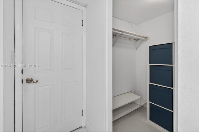 Building Photo - 20379 W Country Club Dr