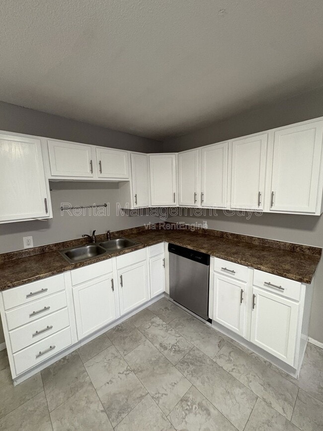 Building Photo - 1826 NE Jackson St