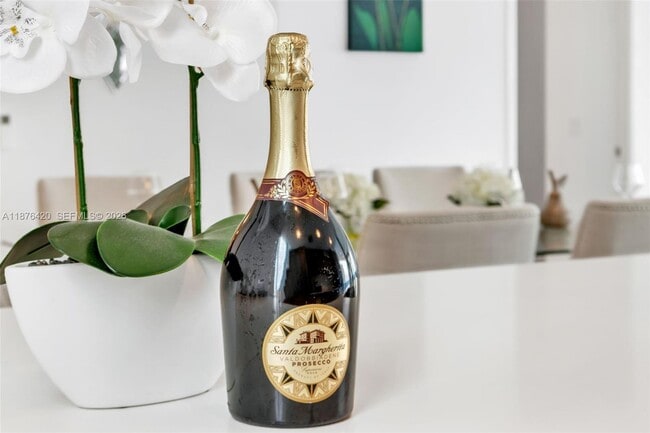 Building Photo - 17550 Collins Ave