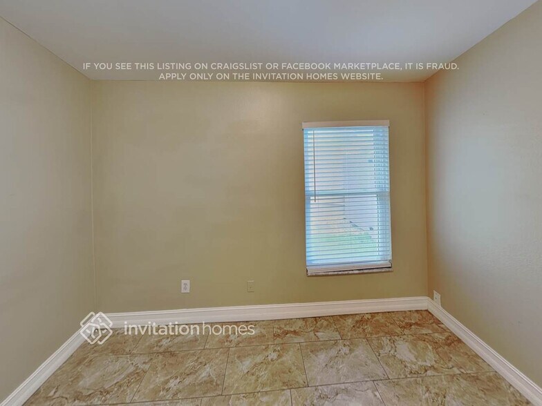 Building Photo - 2004 Locust Berry Dr